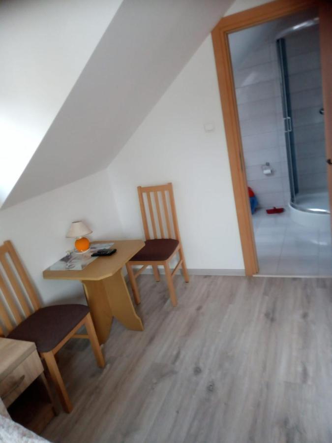 Pokoje Goscinne Tomasz Międzywodzie Exterior foto