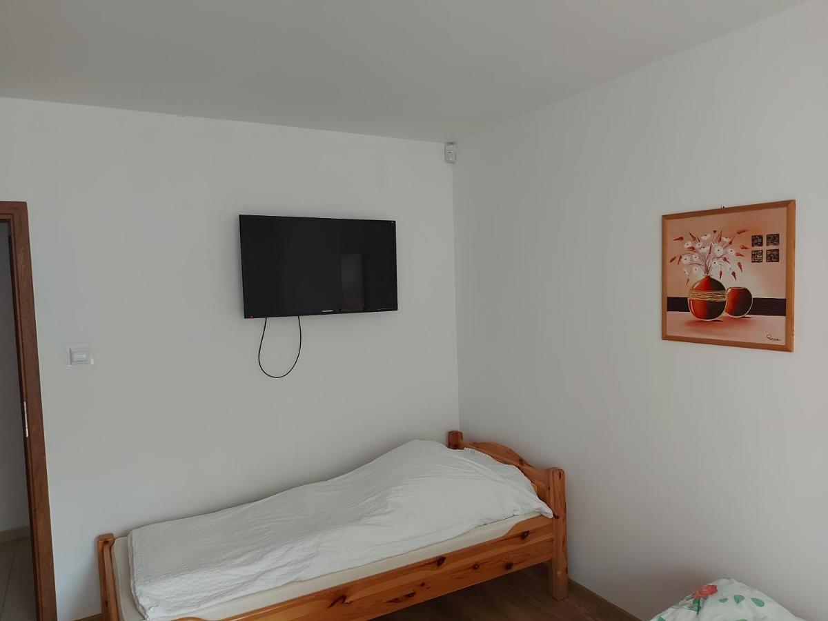 Pokoje Goscinne Tomasz Międzywodzie Exterior foto
